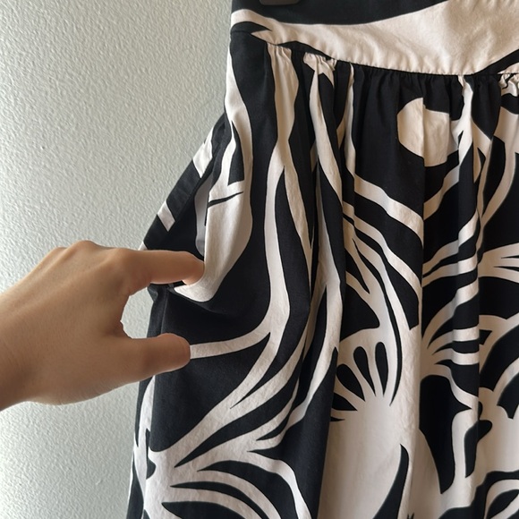 Ann Taylor Factory EUC Black and White A-Line Midi Skirt with Pockets - Picture 4 of 7